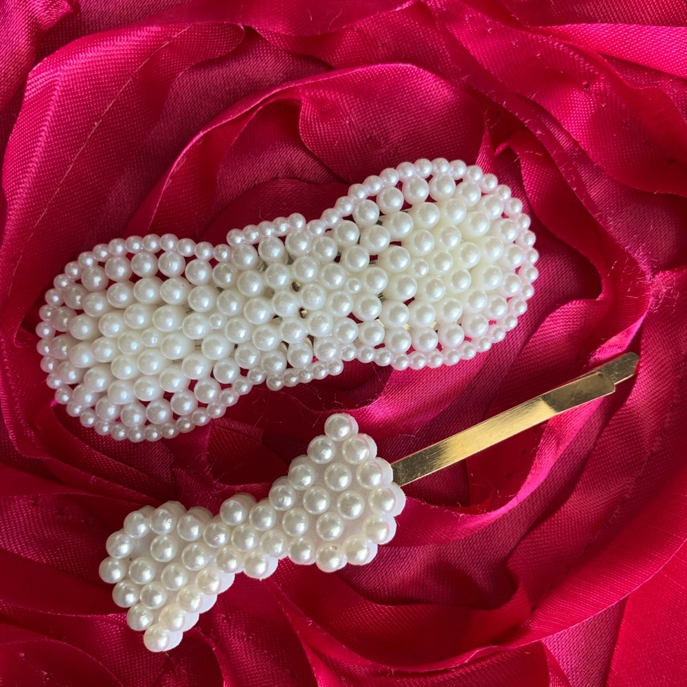 NEW 2019 WHTE PEARL HAIR CLIP